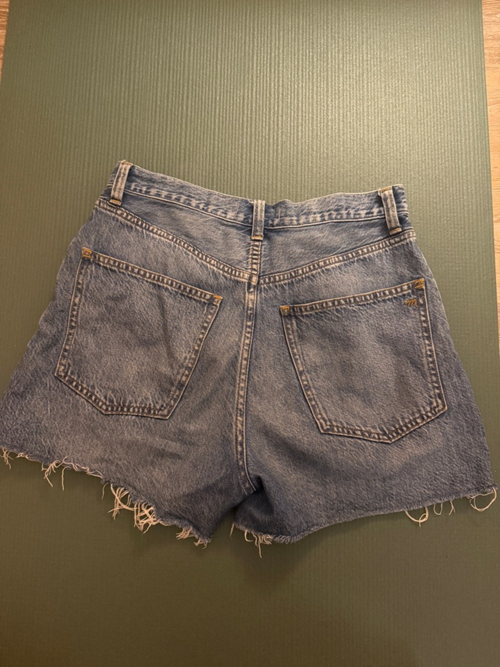Madewell Pleated Denim Shorts - Picture 3 of 4